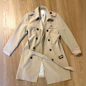 H&M Well Made Trench Coat - Medium in Light Brown Color